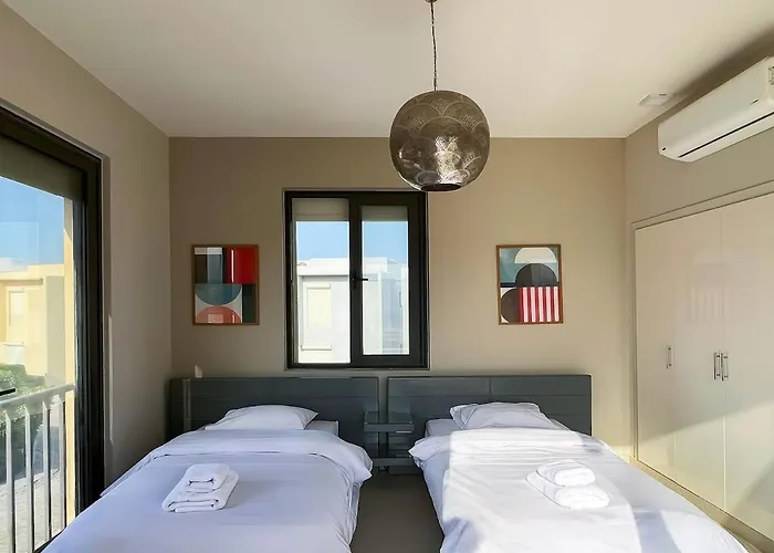 Villa Vibrant 3br - Free Pool & Lagoon Access At Elgouna