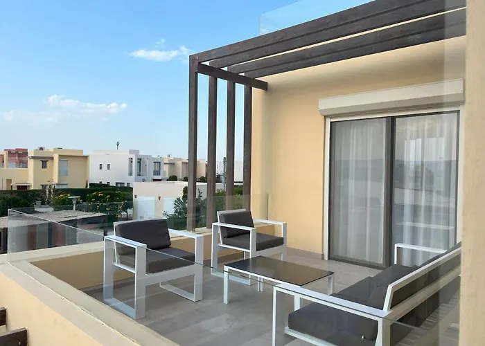Vibrant 3br - Free Pool & Lagoon Access At Elgouna Villa *