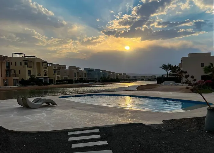 Villa Vibrant 3br - Free Pool & Lagoon Access At Elgouna *