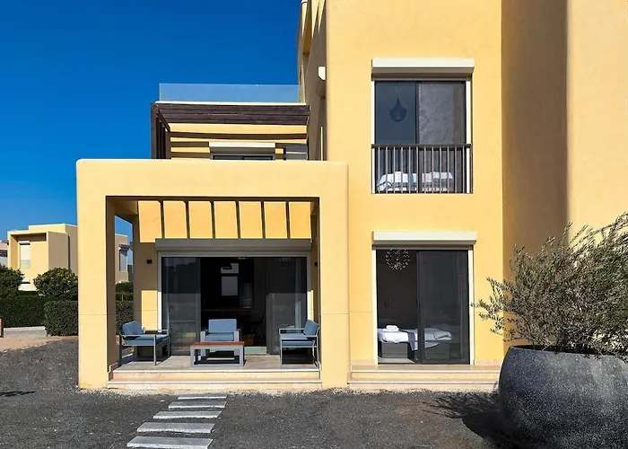 Villa Vibrant 3br - Free Pool & Lagoon Access At Elgouna