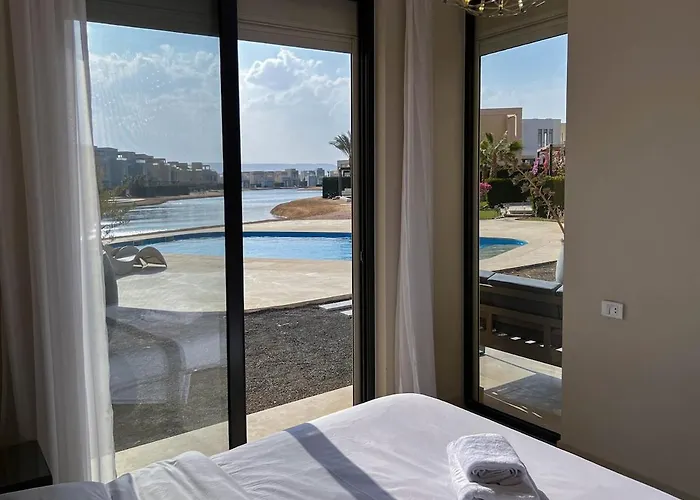 Villa Vibrant 3br - Free Pool & Lagoon Access At Elgouna *